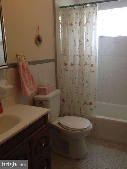 208 Timber Grove Road Reisterstown, MD 21136 - Photo 8 of 14 Bath