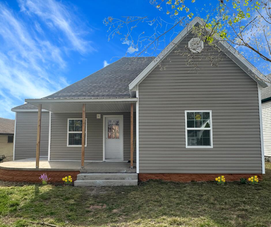 404 6th Street Monett, MO 65708 - Photo 1 of 1 IMG_7798