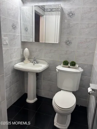 $2,600 | 481 Hawthorne Place, Morganville, NJ 07751