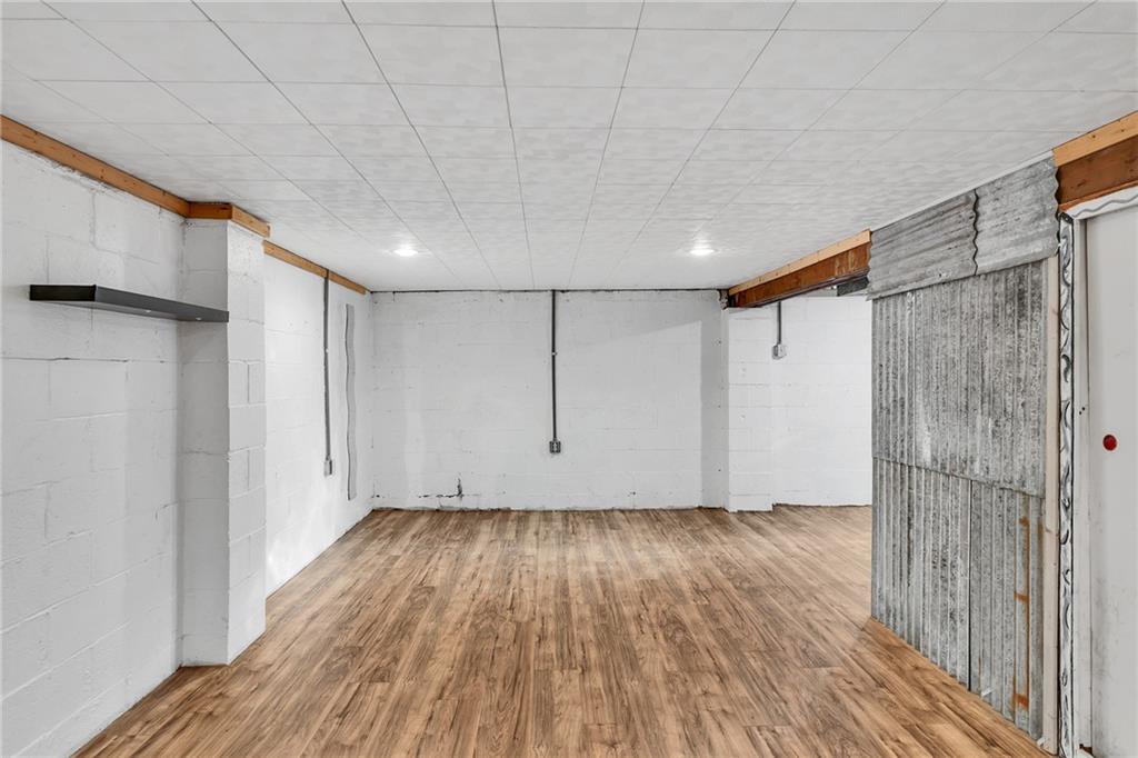 734 Jefferson Road Pittsburgh, PA 15235 - Photo 24 of 29 a view of an empty room