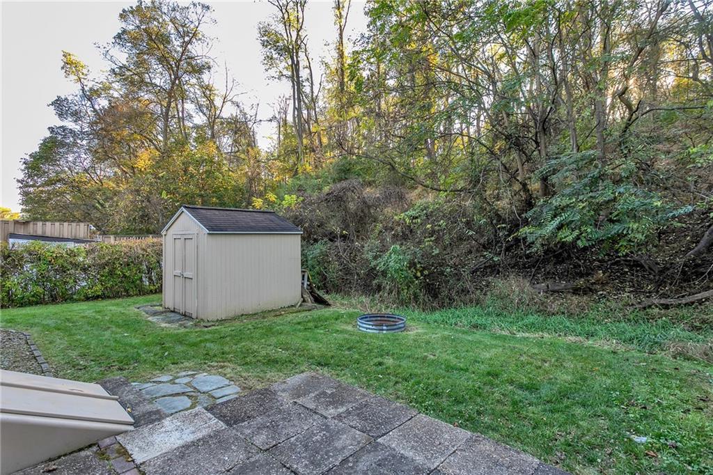 734 Jefferson Road Pittsburgh, PA 15235 - Photo 27 of 29 a view of a tiny house with a yard and a large tree
