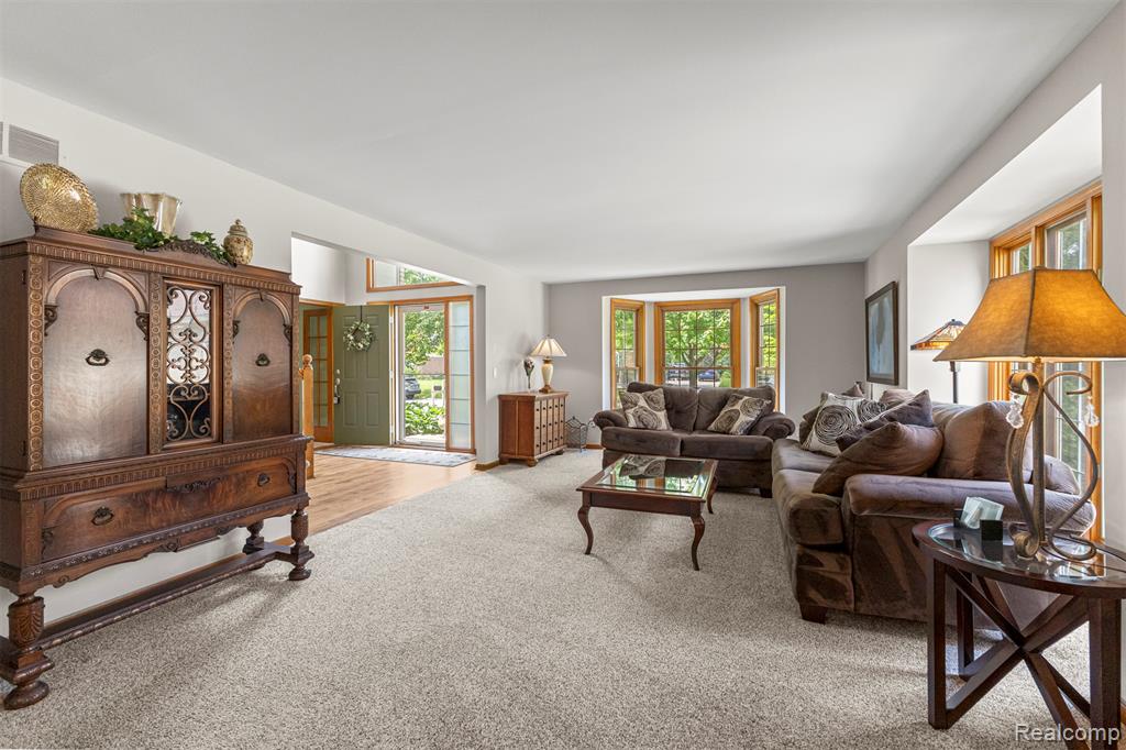 46671 Mornington Road Canton, MI 48188 - Photo 10 of 76 Gallery Image 10