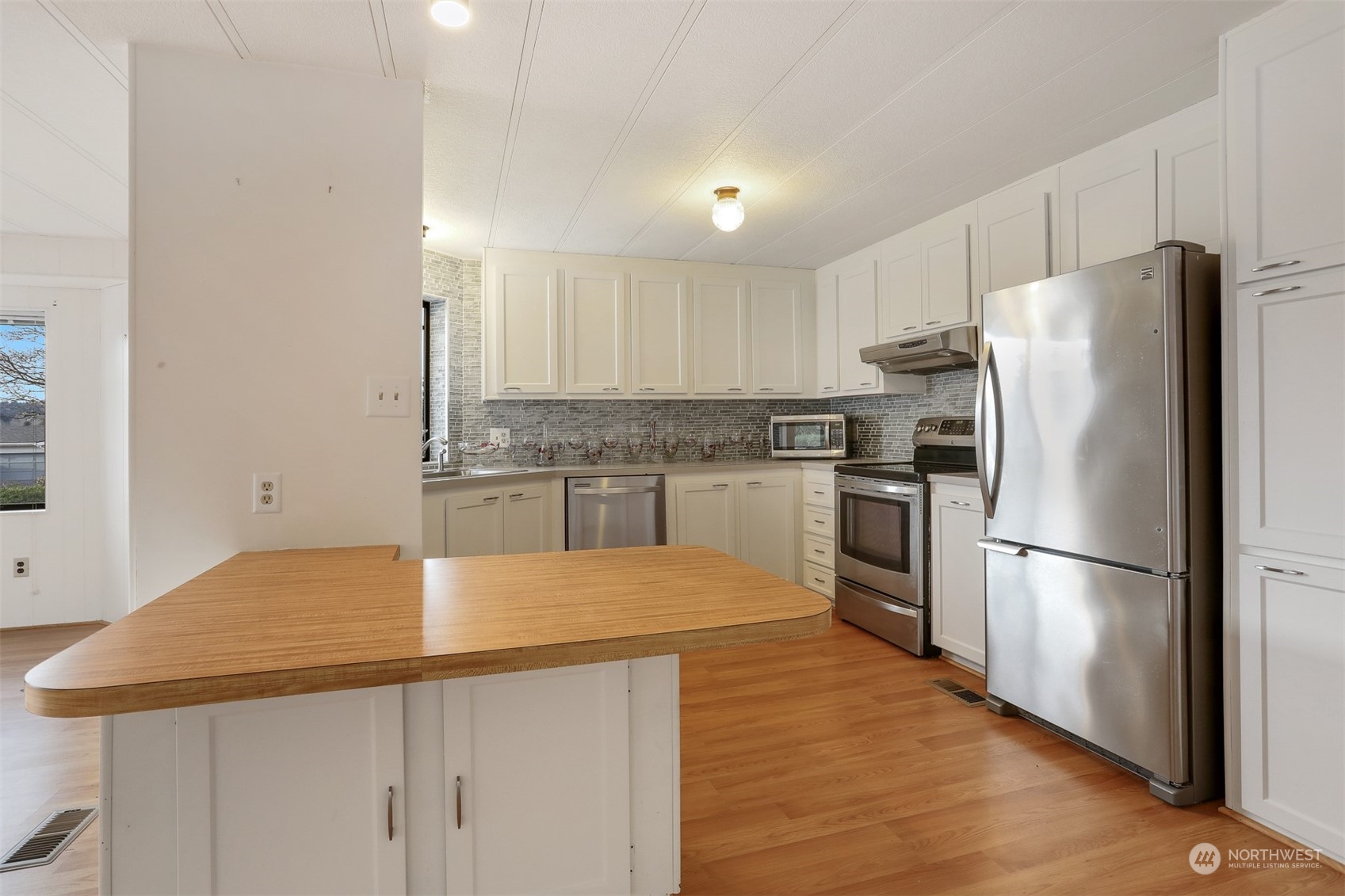 23705 7th Place West Bothell, WA 98021 - Photo 9 of 40
