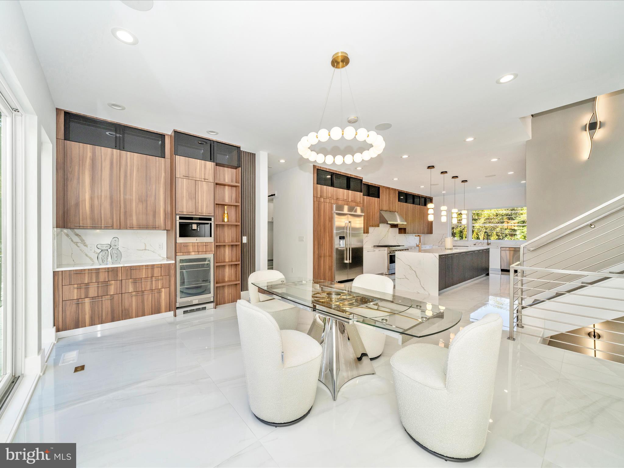 2209 Hunter Mill Road Vienna, VA 22181 - Photo 19 of 102 Family Room