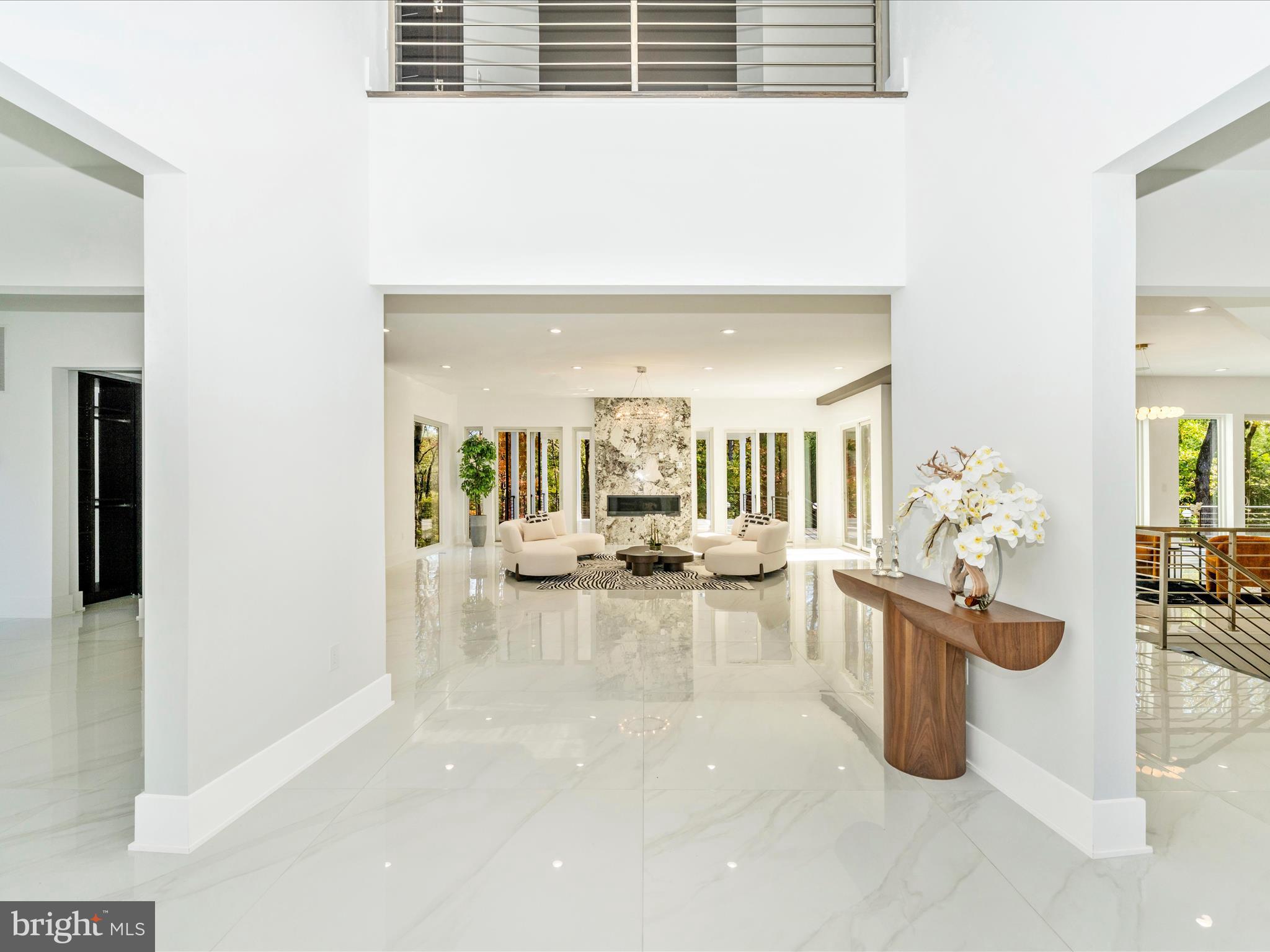 2209 Hunter Mill Road Vienna, VA 22181 - Photo 4 of 102 Foyer