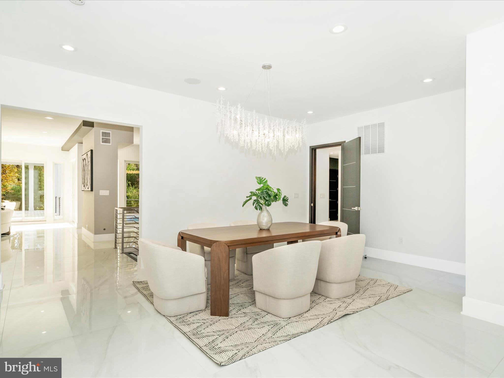 2209 Hunter Mill Road Vienna, VA 22181 - Photo 5 of 102 Dining Room