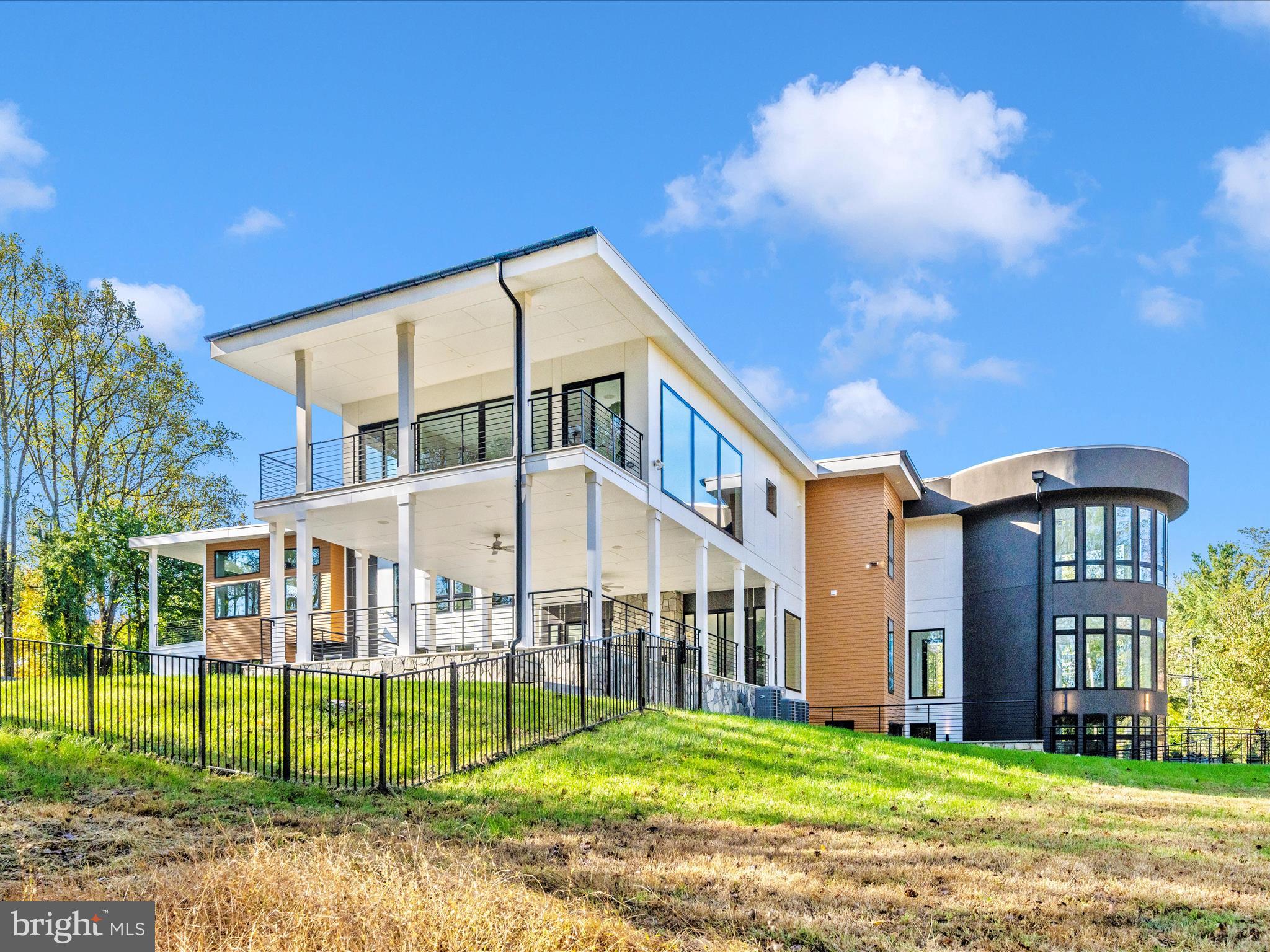 2209 Hunter Mill Road Vienna, VA 22181 - Photo 99 of 102 Exterior Back