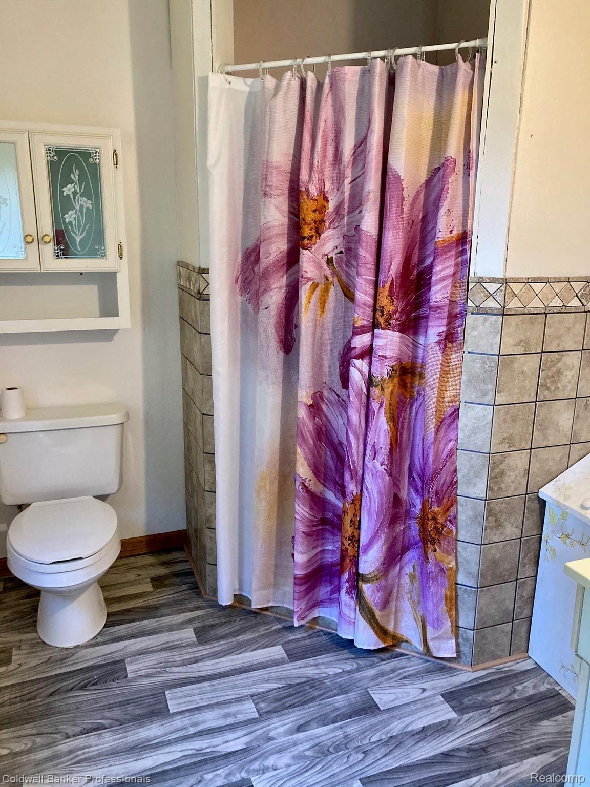 15545 Dudley Road Yale, MI 48097 - Photo 13 of 26 Master Bath.jpg