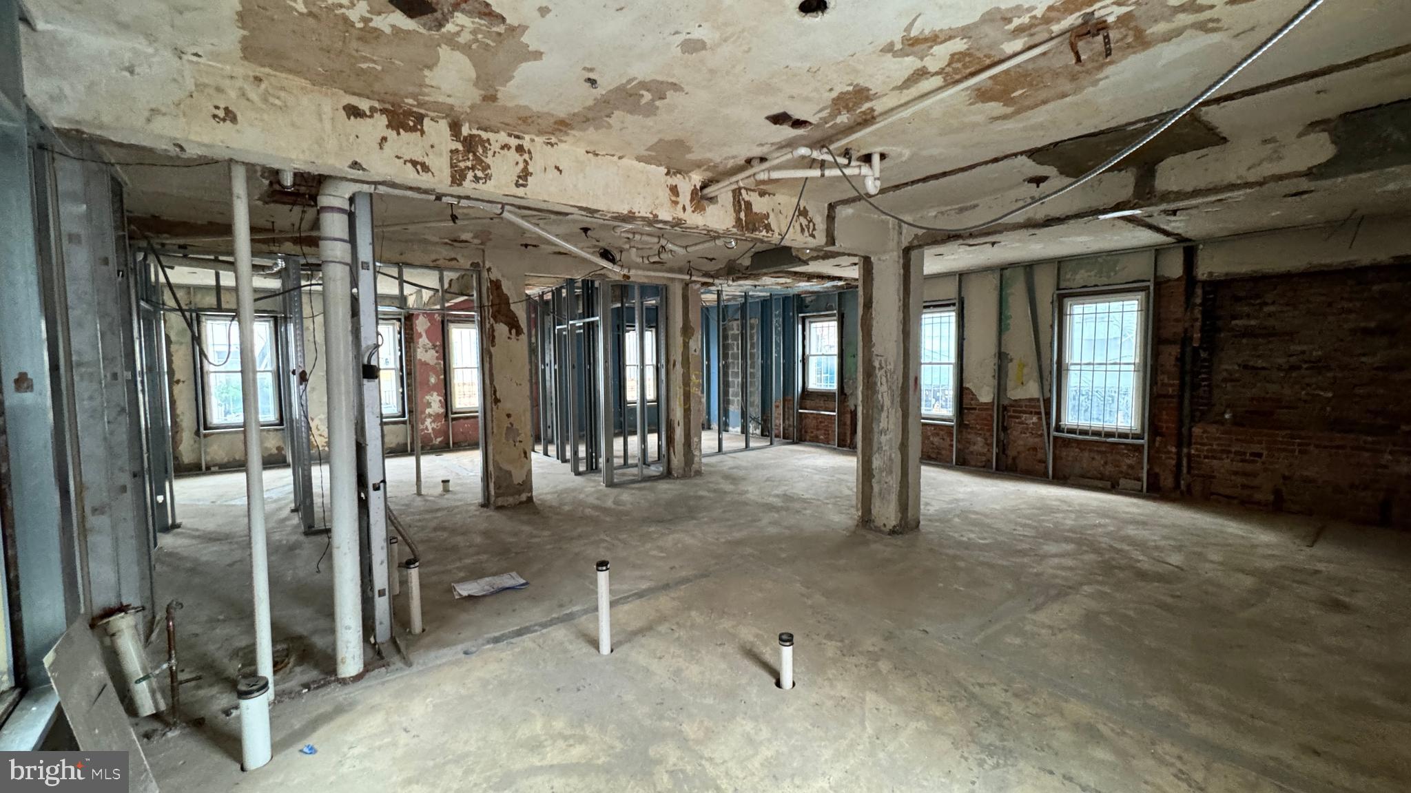 1745 Kalorama Road Northwest, Unit 101 Washington, DC 20009 - Photo 18 of 23 a view of a porch