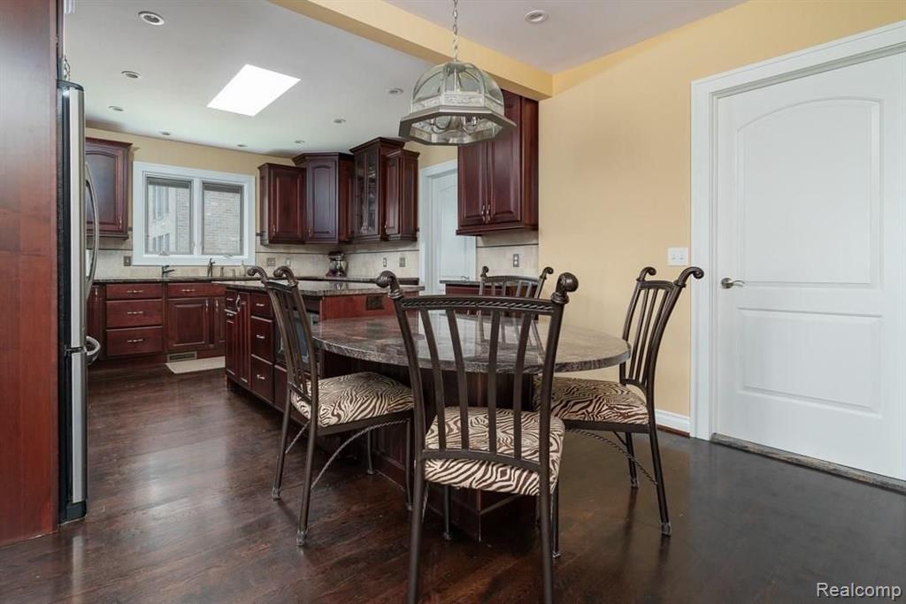 4179 Crooks Road Troy, MI 48098 - Photo 12 of 33