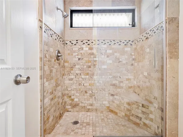 $3,000 | 515 Northeast 38th Street, Unit 10, Miami, FL 33137