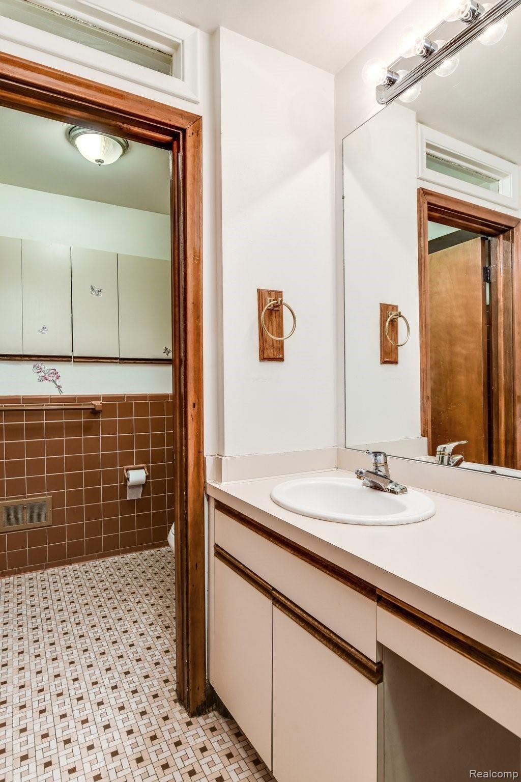 29146 Rambling Road Southfield, MI 48076 - Photo 17 of 30 29146+Rambling+Rd+Southfield-22-web.jpg