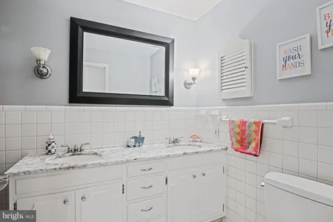 $1,420,000 | 8633 Janet Lane, Vienna, VA 22180