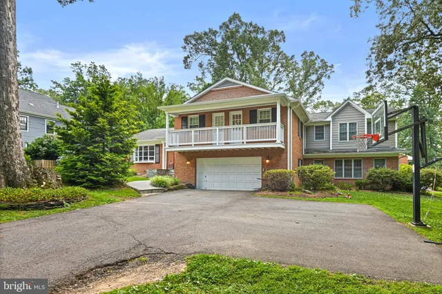 $1,420,000 | 8633 Janet Lane, Vienna, VA 22180