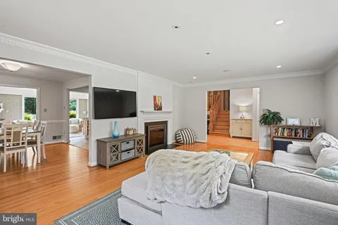 $1,420,000 | 8633 Janet Lane, Vienna, VA 22180