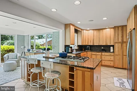 $1,360,000 | 8633 Janet Lane, Vienna, VA 22180