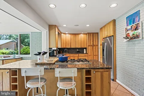 $1,420,000 | 8633 Janet Lane, Vienna, VA 22180