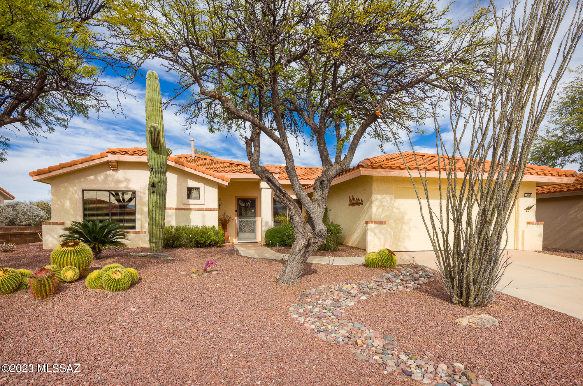 1329 East Crown Ridge Drive Tucson, AZ 85755 - Photo 1 of 38