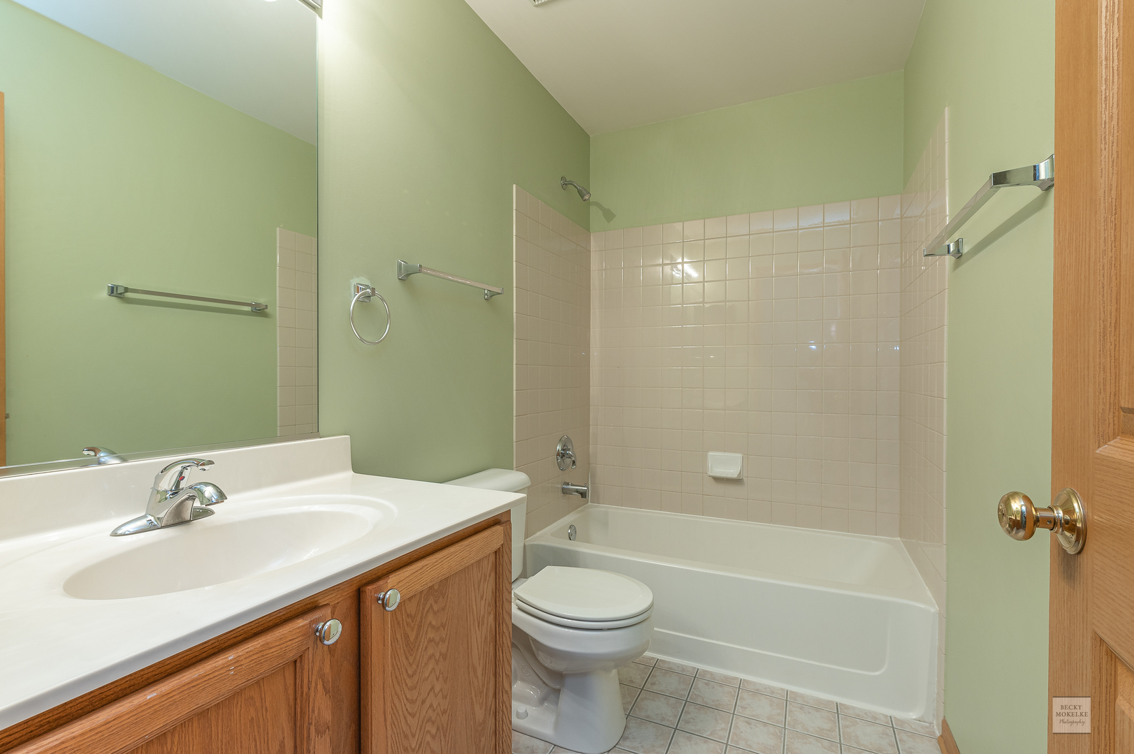 2510 Golf Ridge Circle Naperville, IL 60563 - Photo 6 of 10 a bathroom with a sink toilet and shower