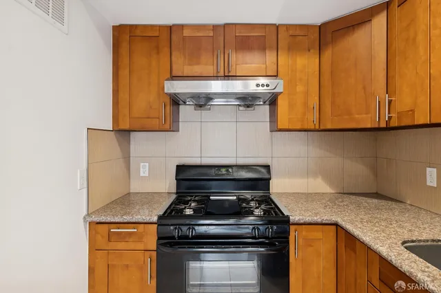 a view of a wrought fence