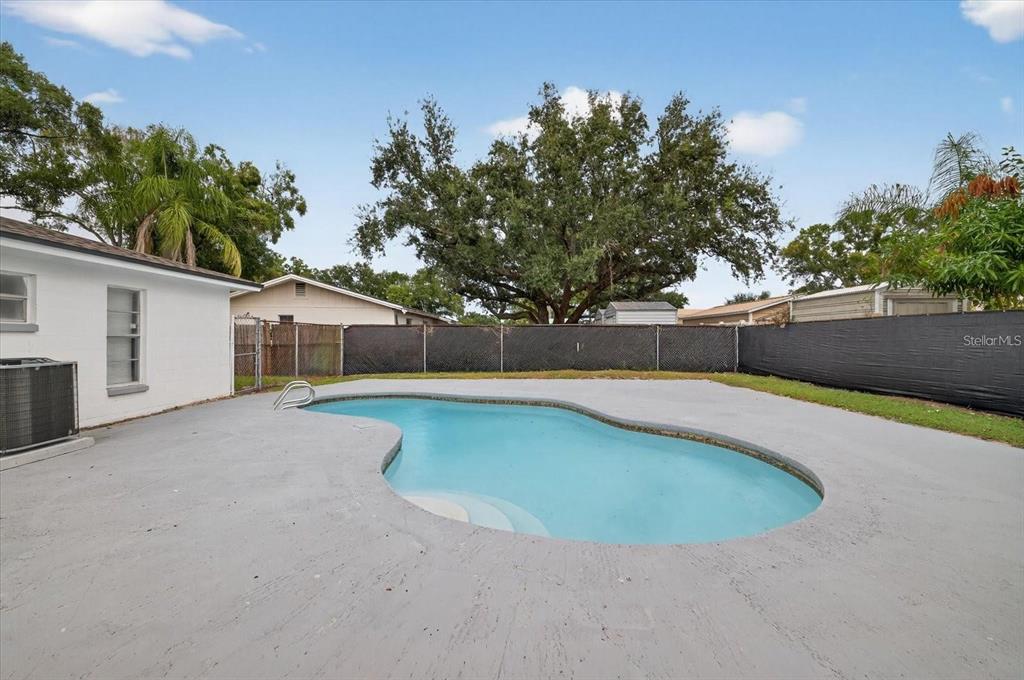 8609 Fish Lake Road Tampa, FL 33619 - Photo 20 of 22