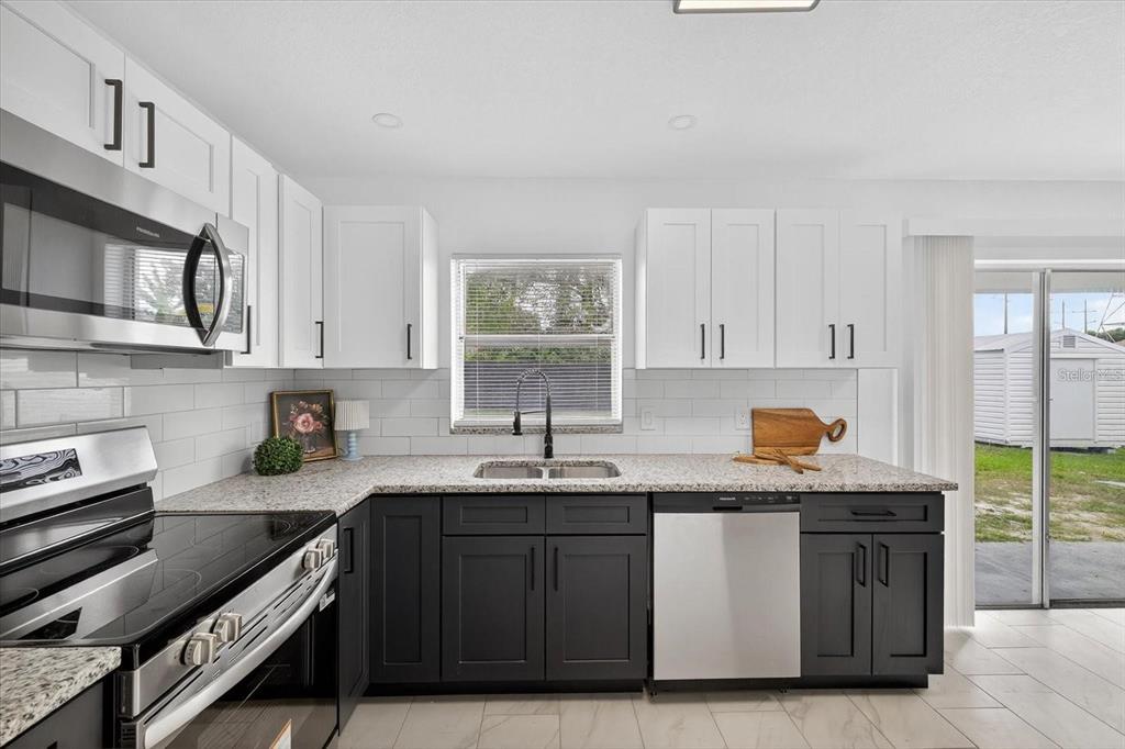 8609 Fish Lake Road Tampa, FL 33619 - Photo 8 of 22