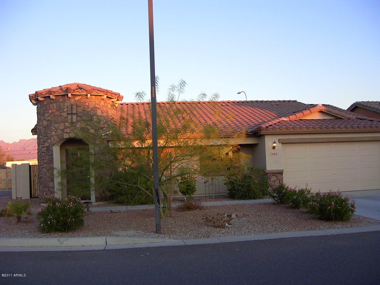 2661 South Conestoga Road Apache Junction, AZ 85119 - Photo 2 of 14 Front with Mountain View