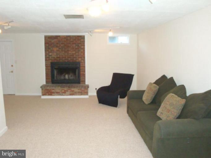 9235 Ridgefield Circle Frederick, MD 21701 - Photo 11 of 12 Family Room