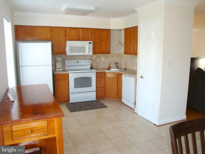 9235 Ridgefield Circle Frederick, MD 21701 - Photo 6 of 12 Kitchen
