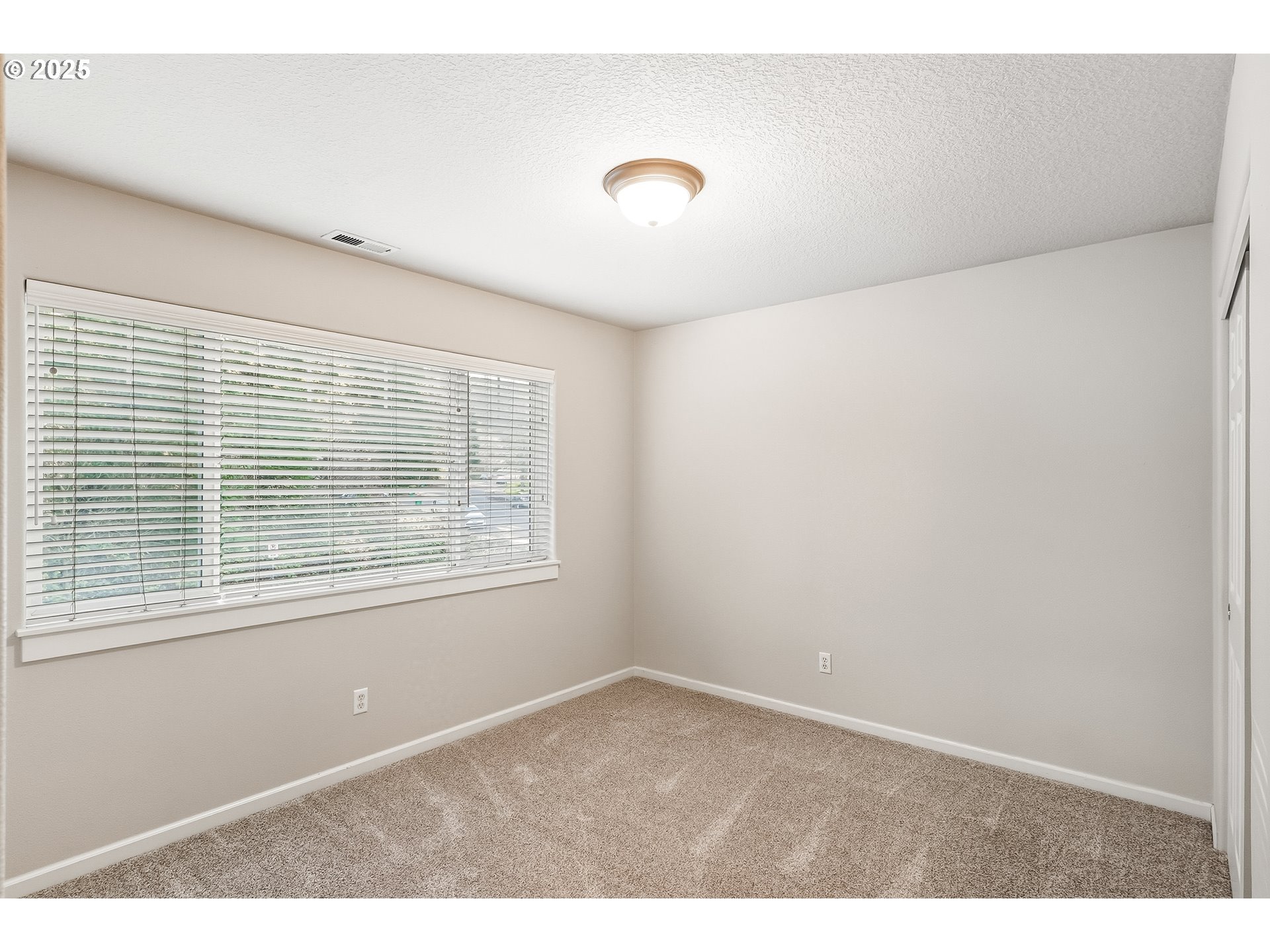 12845 Southwest Kraft Place Portland, OR 97223 - Photo 13 of 23