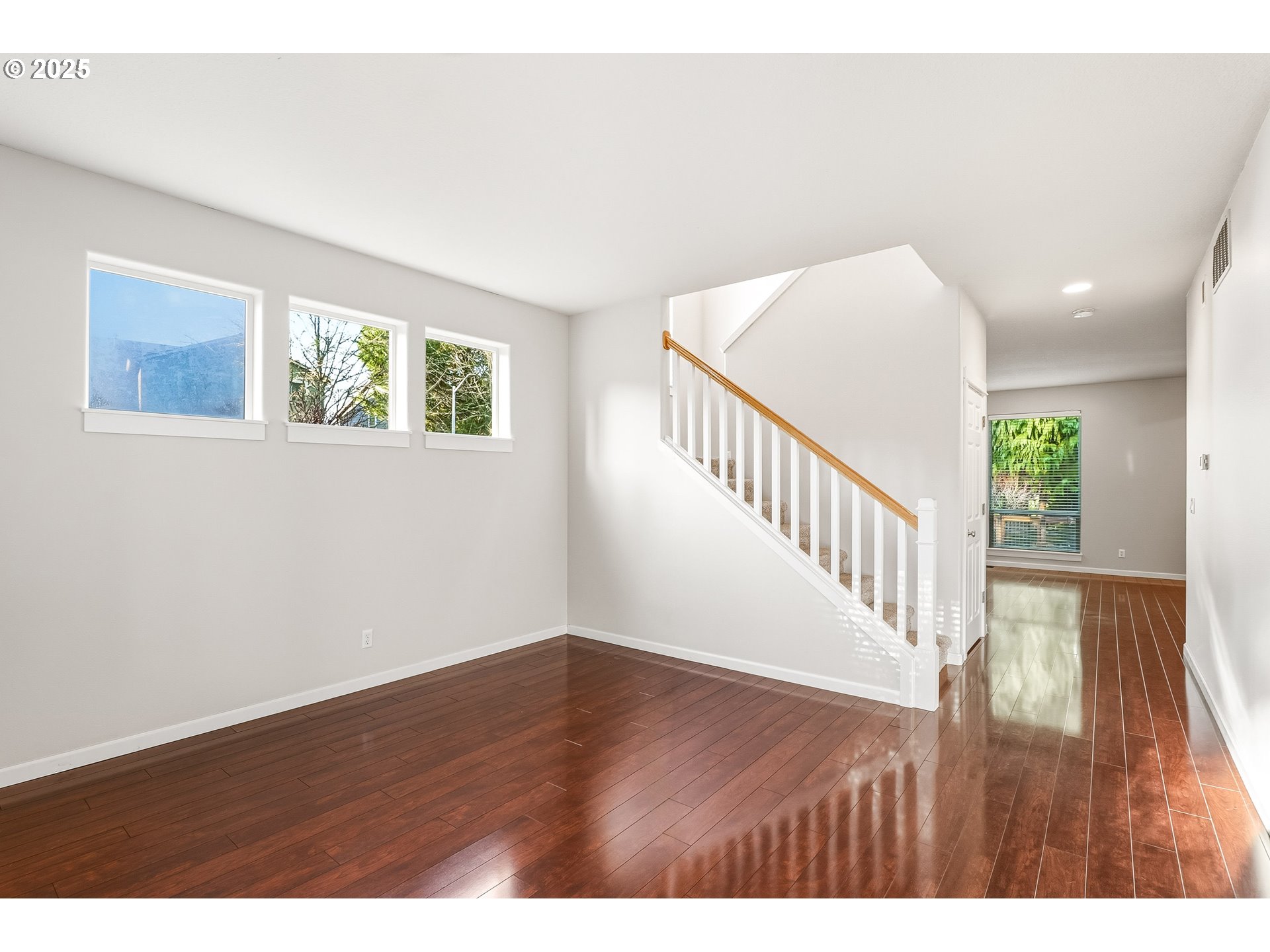 12845 Southwest Kraft Place Portland, OR 97223 - Photo 4 of 23