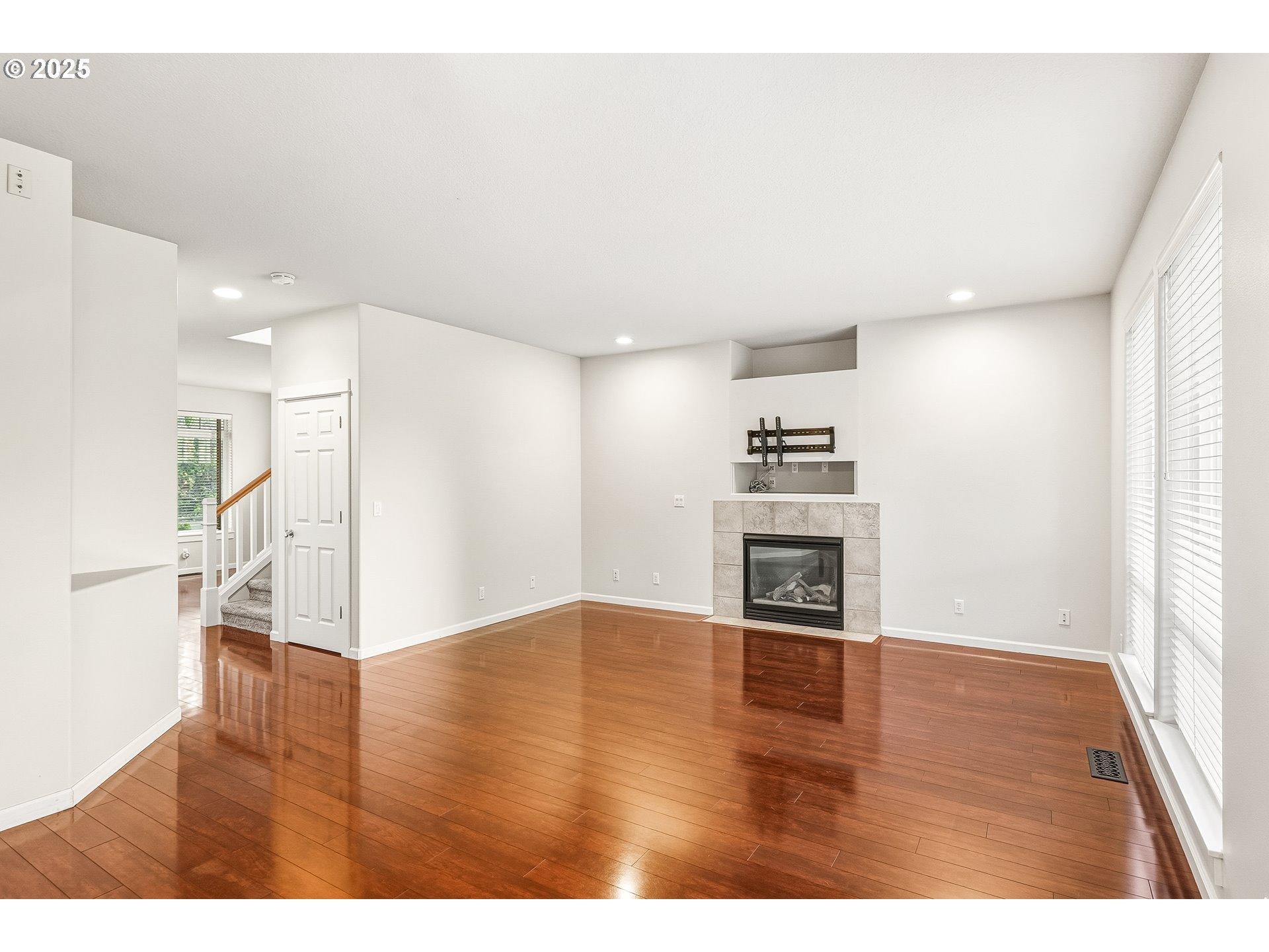 12845 Southwest Kraft Place Portland, OR 97223 - Photo 5 of 23