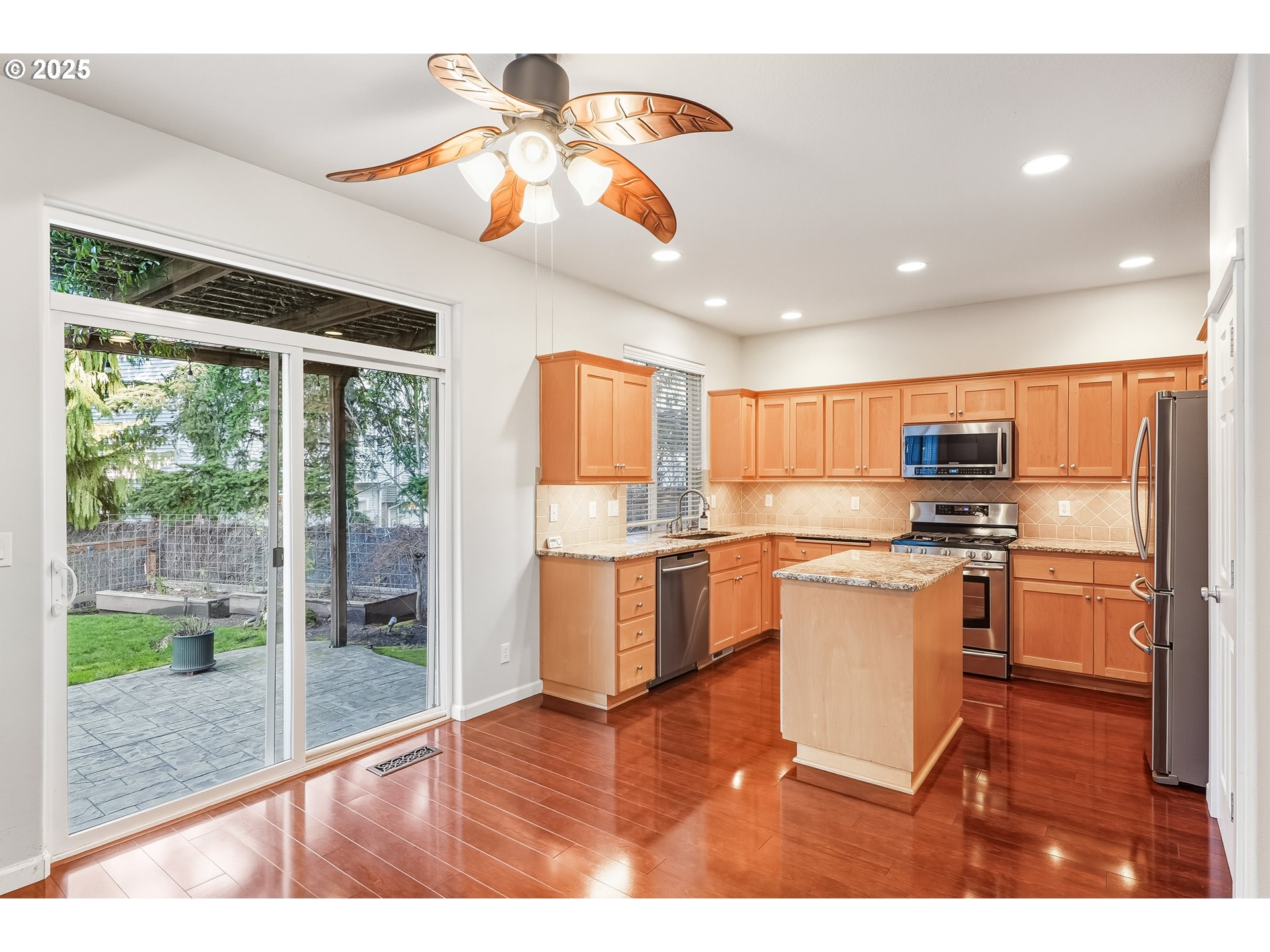 12845 Southwest Kraft Place Portland, OR 97223 - Photo 7 of 23