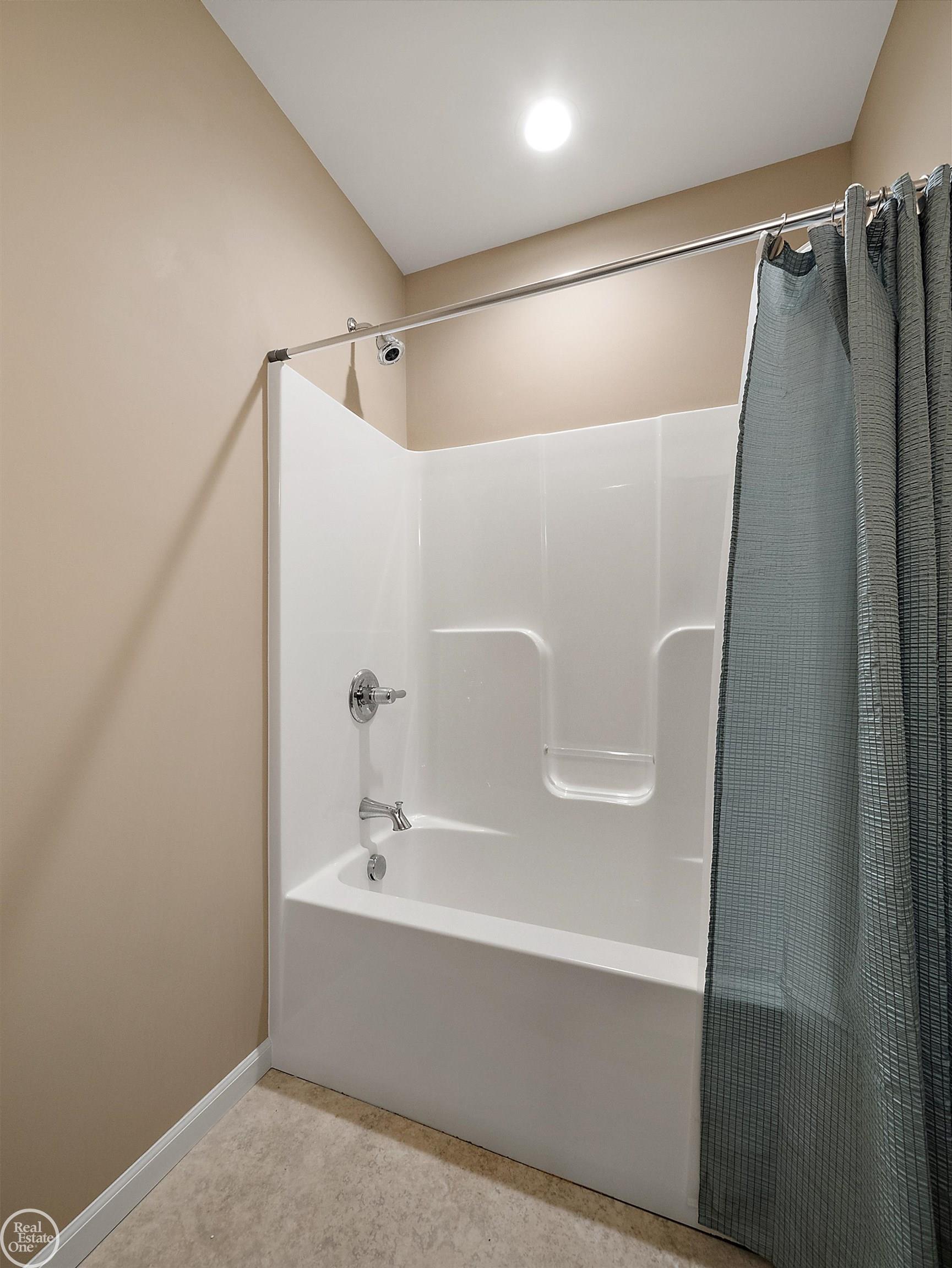 1276 Strieter Road Ann Arbor, MI 48103 - Photo 59 of 82 50172470-d6cecaa3-7418-4775-a998-de69081b10f3.JPG