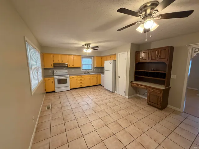 $1,545 | 800 Greenfield Road, Evansville, IN 47715