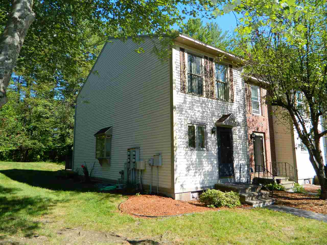 22 Shelburne Road Merrimack, NH 03054 - Photo 2 of 29