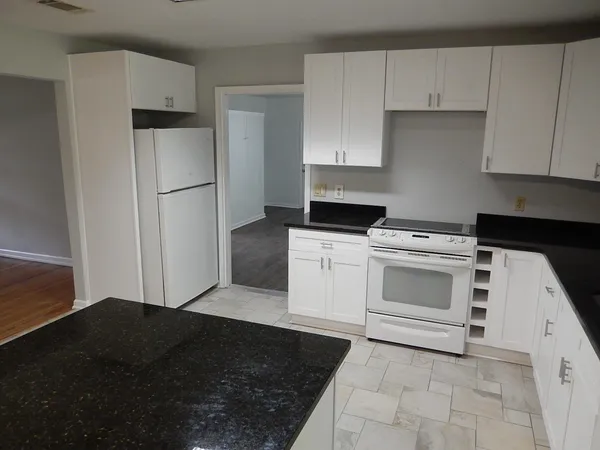 $2,550 | 1903 Skyland Drive, Tallahassee, FL 32303