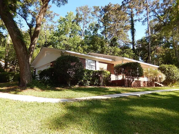 $2,550 | 1903 Skyland Drive, Tallahassee, FL 32303