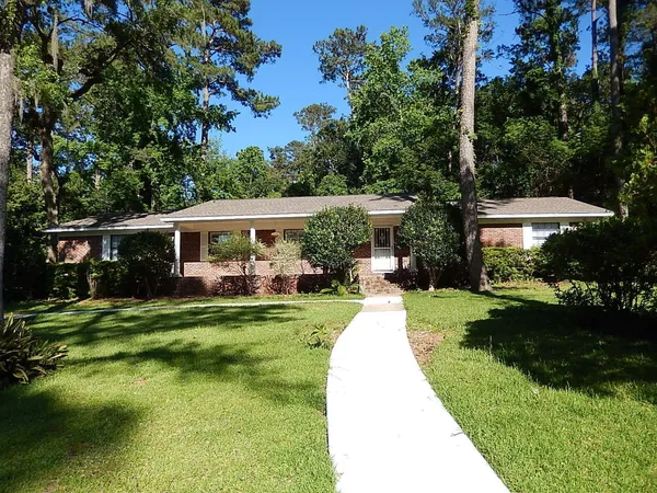$2,550 | 1903 Skyland Drive, Tallahassee, FL 32303