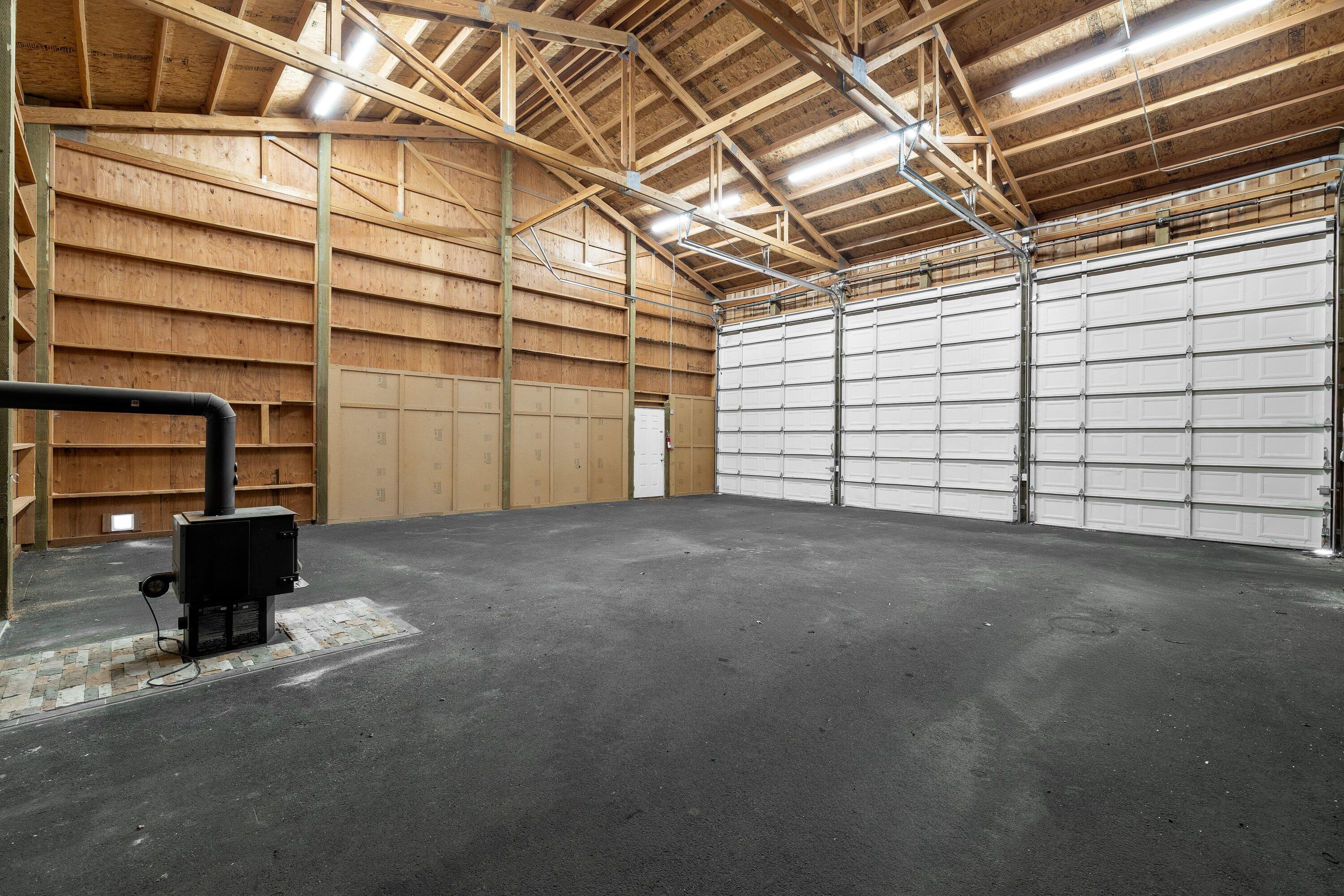 64155 Hunnell Road Bend, OR 97703 - Photo 62 of 92 Bring your projects.