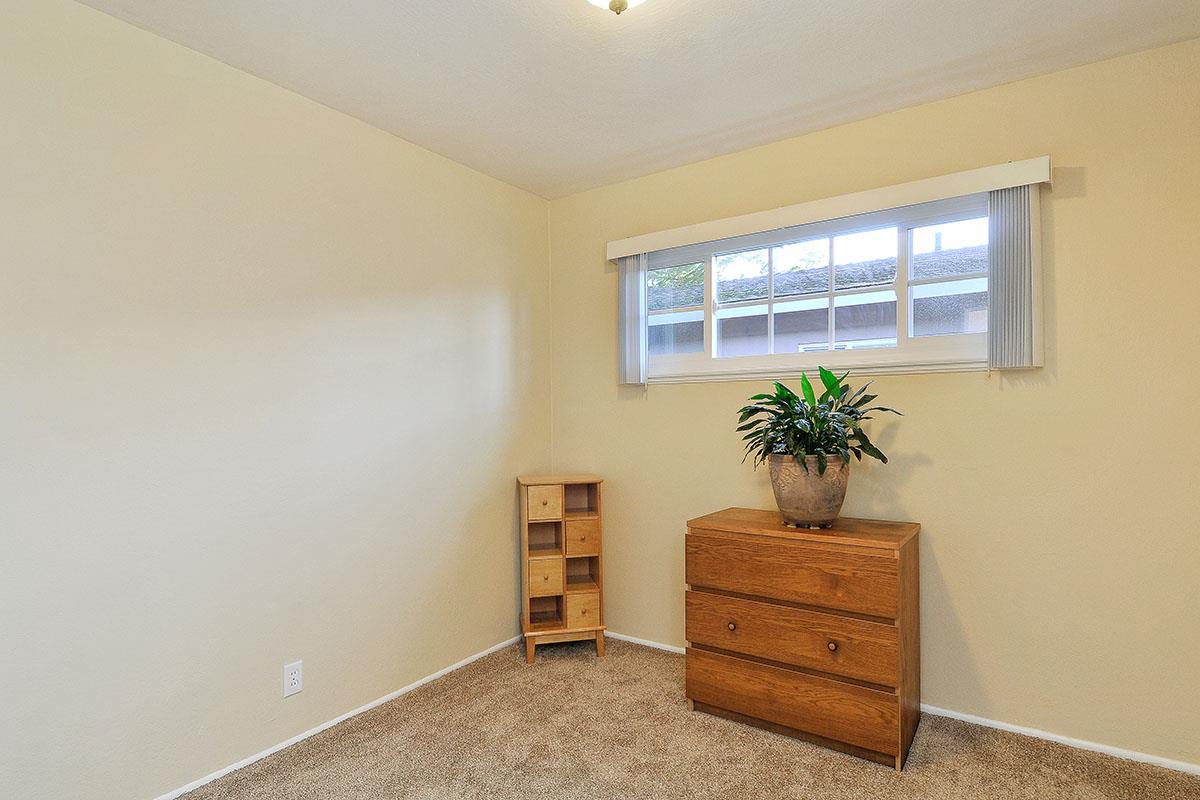 320 Seaside Drive Pacifica, CA 94044 - Photo 11 of 34