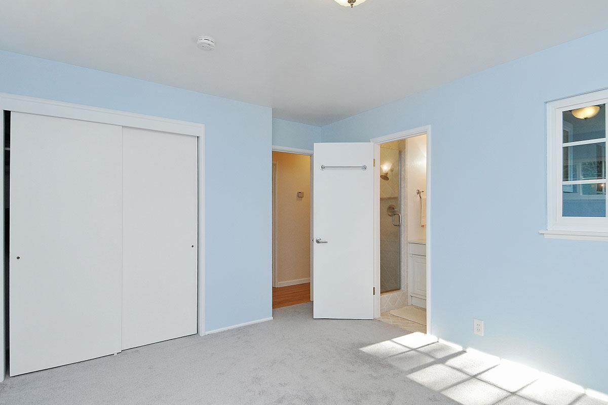 320 Seaside Drive Pacifica, CA 94044 - Photo 13 of 34