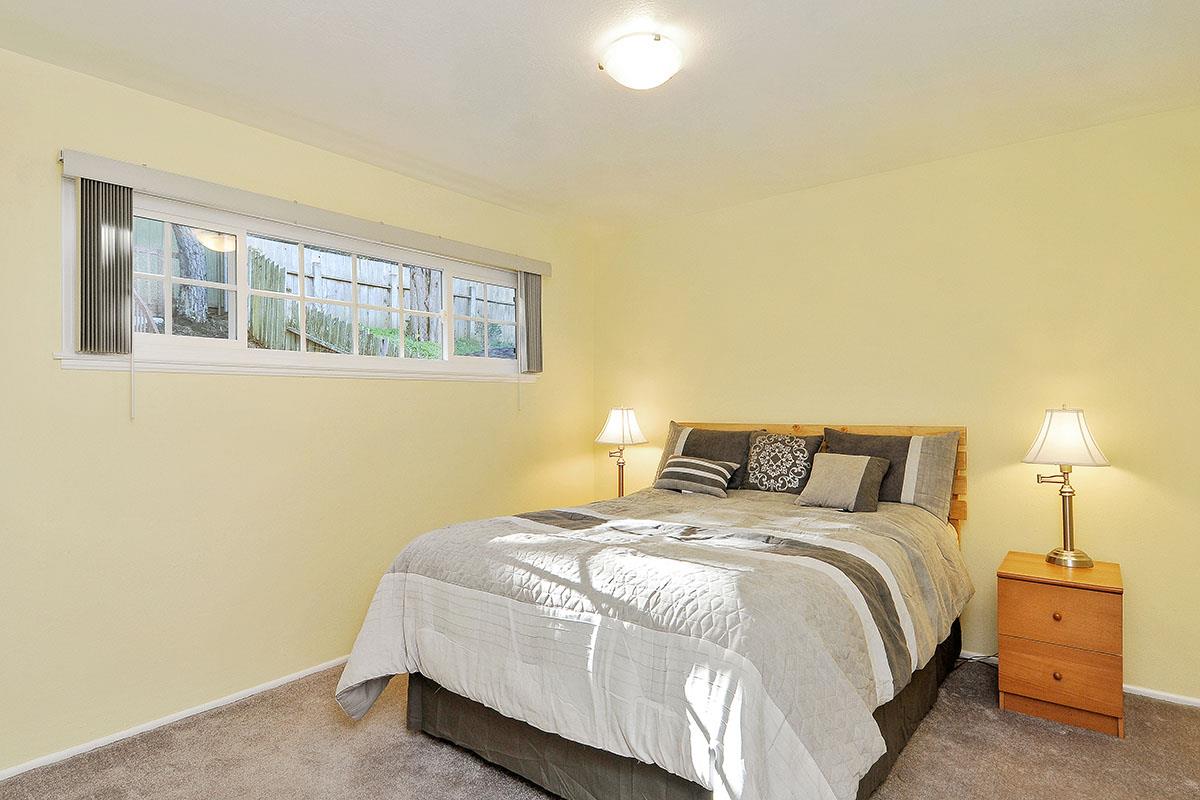 320 Seaside Drive Pacifica, CA 94044 - Photo 15 of 34