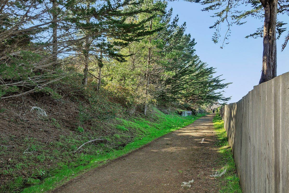 320 Seaside Drive Pacifica, CA 94044 - Photo 24 of 34