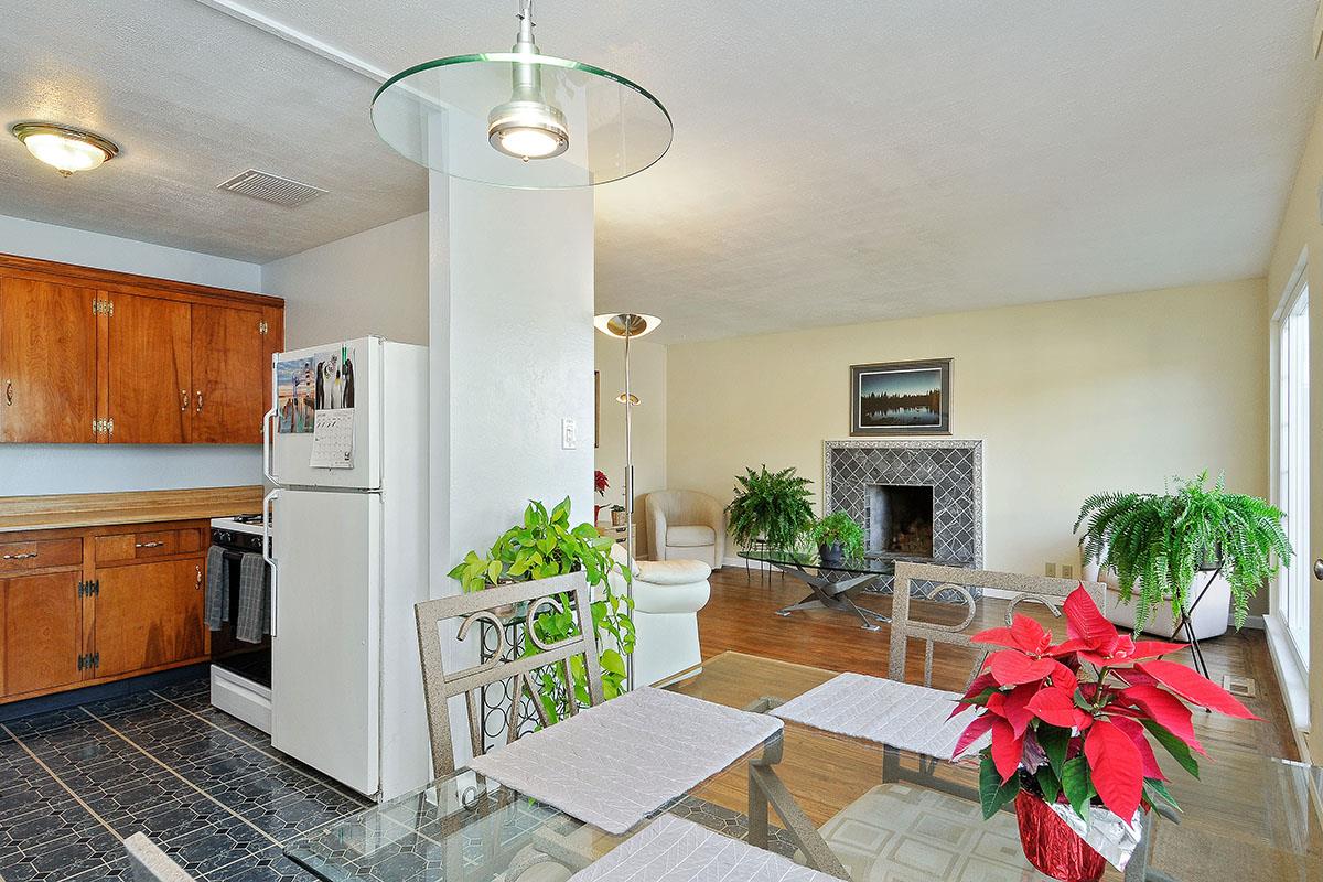 320 Seaside Drive Pacifica, CA 94044 - Photo 8 of 34