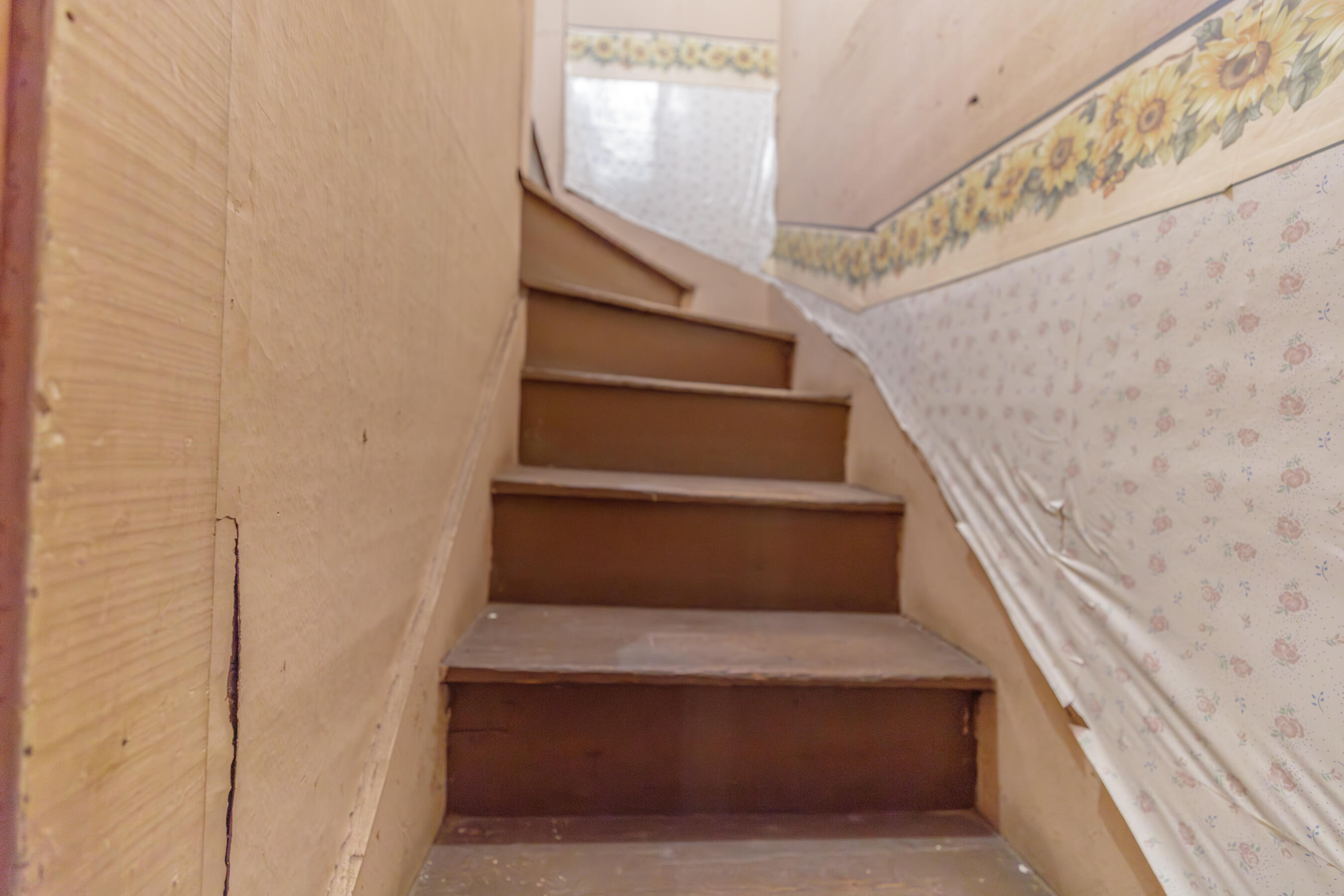 3063 7th Avenue Menlo, GA 30731 - Photo 7 of 57 Stairway