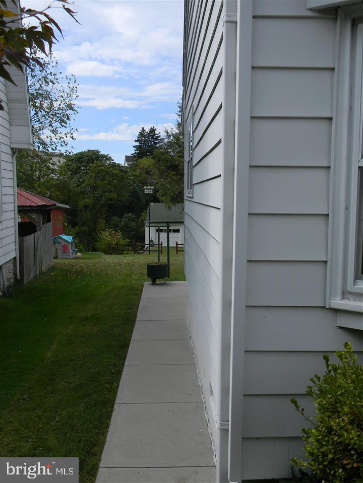 46 York Road York, PA 17407 - Photo 3 of 30 Gallery Image 3