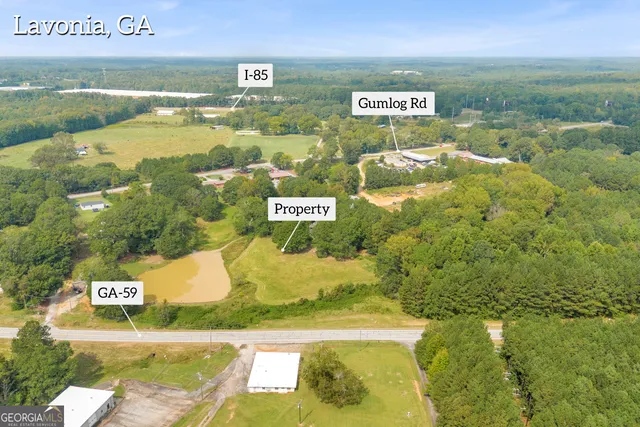 a view of an ocean from a yard