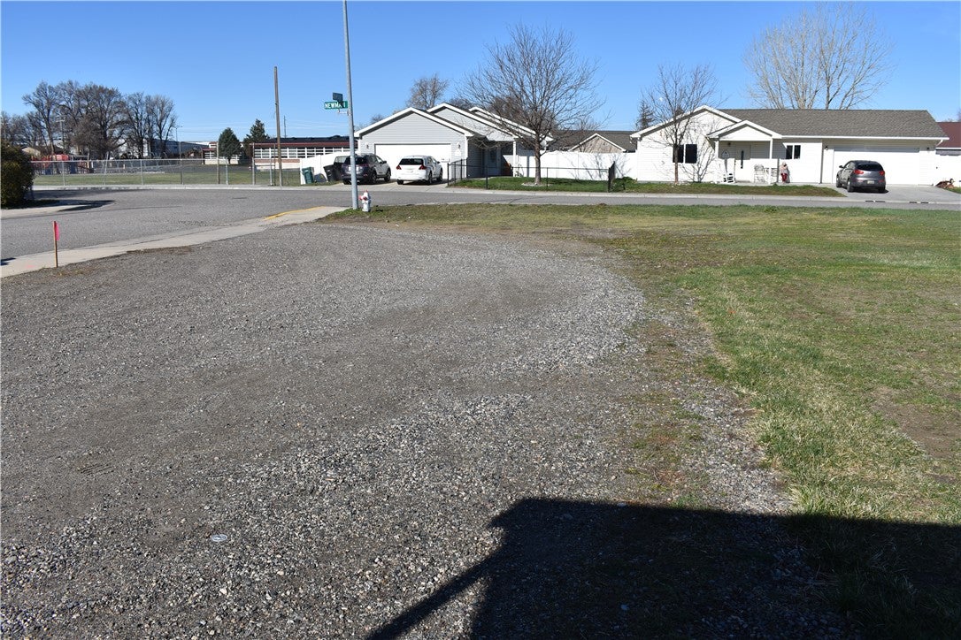 4635 Simpson Street Billings, MT 59101 - Photo 15 of 32 Gallery Image 15