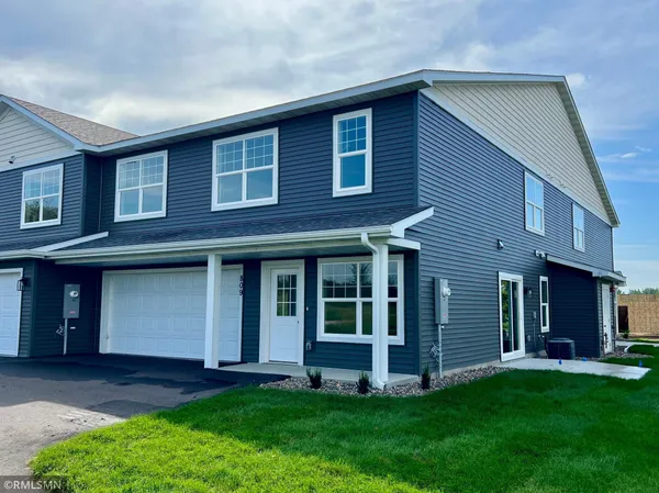 $274,900 | 809 Tomahawk Court, Madison Lake, MN 56063